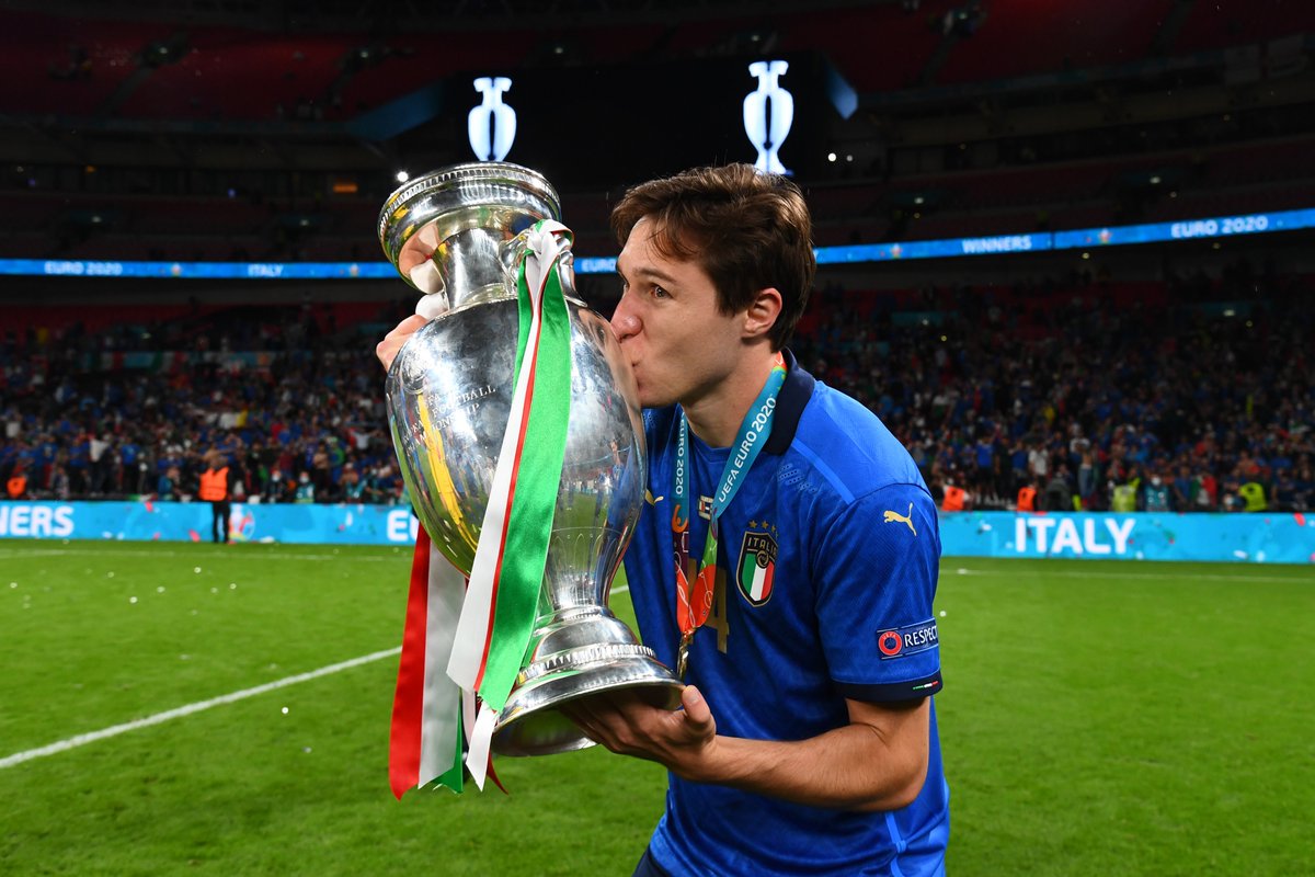 UEFAEURO's tweet photo. 🇮🇹 Federico Chiesa, Ciro Immobile, Manuel Locatelli &amp; Domenico Berardi 🏆

#EURO2020 | #ITA https://t.co/uByEXM9tqw