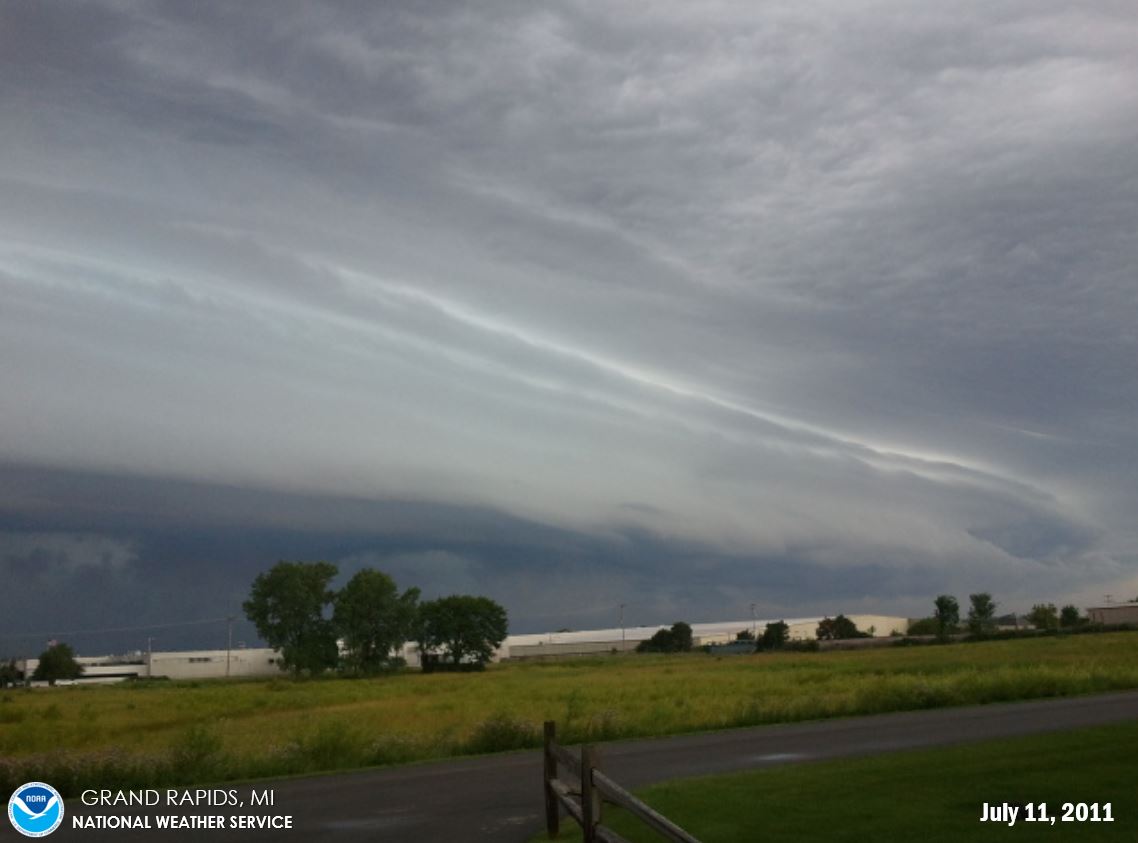 RT @NWSGrandRapids: The July 11, 2011 derecho's shelf cloud as it approached our office near the GRR airport. https://t.co/stxfCuyXze