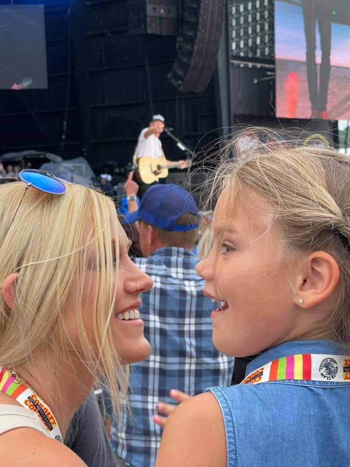 alexaraek23's tweet photo. Getting pointed at by @ChaseRiceMusic and @Jason_Aldean signing Cozy's puppy! #CountryConcert21 will be hard to beat😍 https://t.co/mfMyEnAlA1