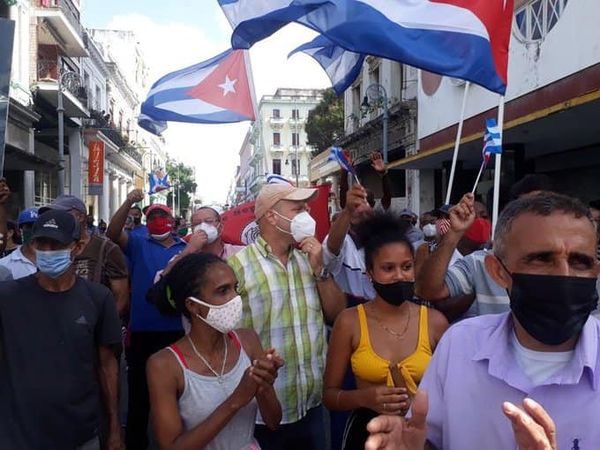 PerlavisionTV's tweet photo. Aquí no se rinde nadie por difíciles que sean las circunstancias, la Patria es de los revolucionarios que luchamos a brazo partido por una #Cuba mejor NO a los oportunistas que gritan desde afuera NO al intento de desestabilización interna #Cienfuegos es Revolución https://t.co/qzU6IuWkLO