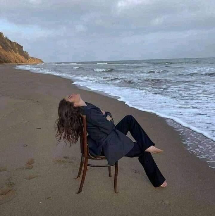 nadiah44444's tweet photo. لا تكن سجيناً لماضيك ..
لقد كان درساً فقط وليس حُكماً مؤبداً .. https://t.co/qn8MxfN7C2