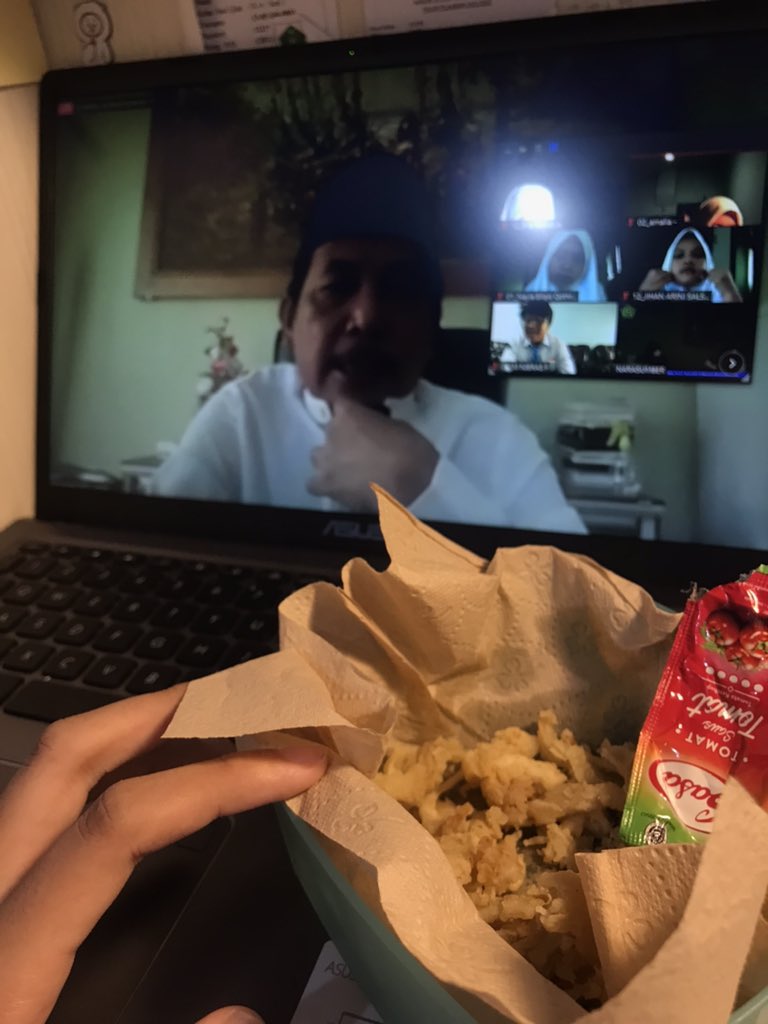 amlieea's tweet image. SEKOLAH KALIAN ONLINE GAK??