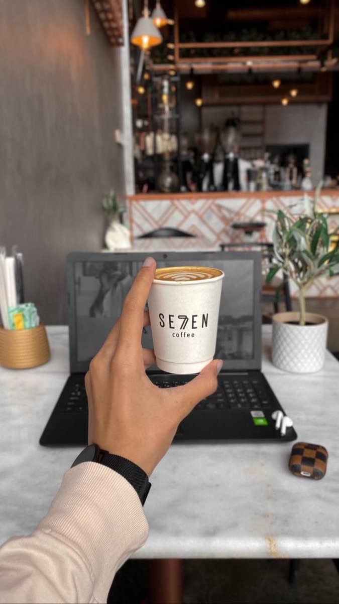 السناب احيانن يكون فيه ناس حلوه مثلك يالي تشوف التغريدة #السناب