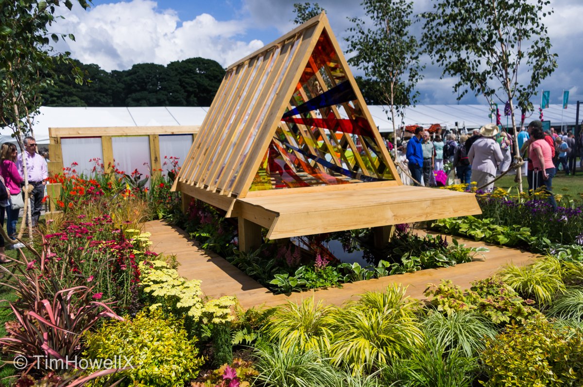 TimHowellX's tweet photo. #CountdownToTatton #RHSTatton 9 days to go. I loved @DreamscapeGdns 2015 abstract “Aurora Arbora” based on the northern lights,but was even more amazed at the highly ambitious three storey“The Live Garden” shifting 200 tons of soil in the process to create the basement area alone https://t.co/yENDPrRrsp