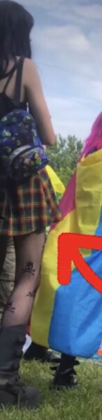 JustAlienBoy's tweet photo. Ok I need help finding someone I there was this video on my fyp about someone wanting to find this girl that was at Fremont pride in Ohio so ima post on twitter about it #fremontpride #fremontohio tiktok link: https://t.co/G3094vfS1F https://t.co/4BJokAXuHO