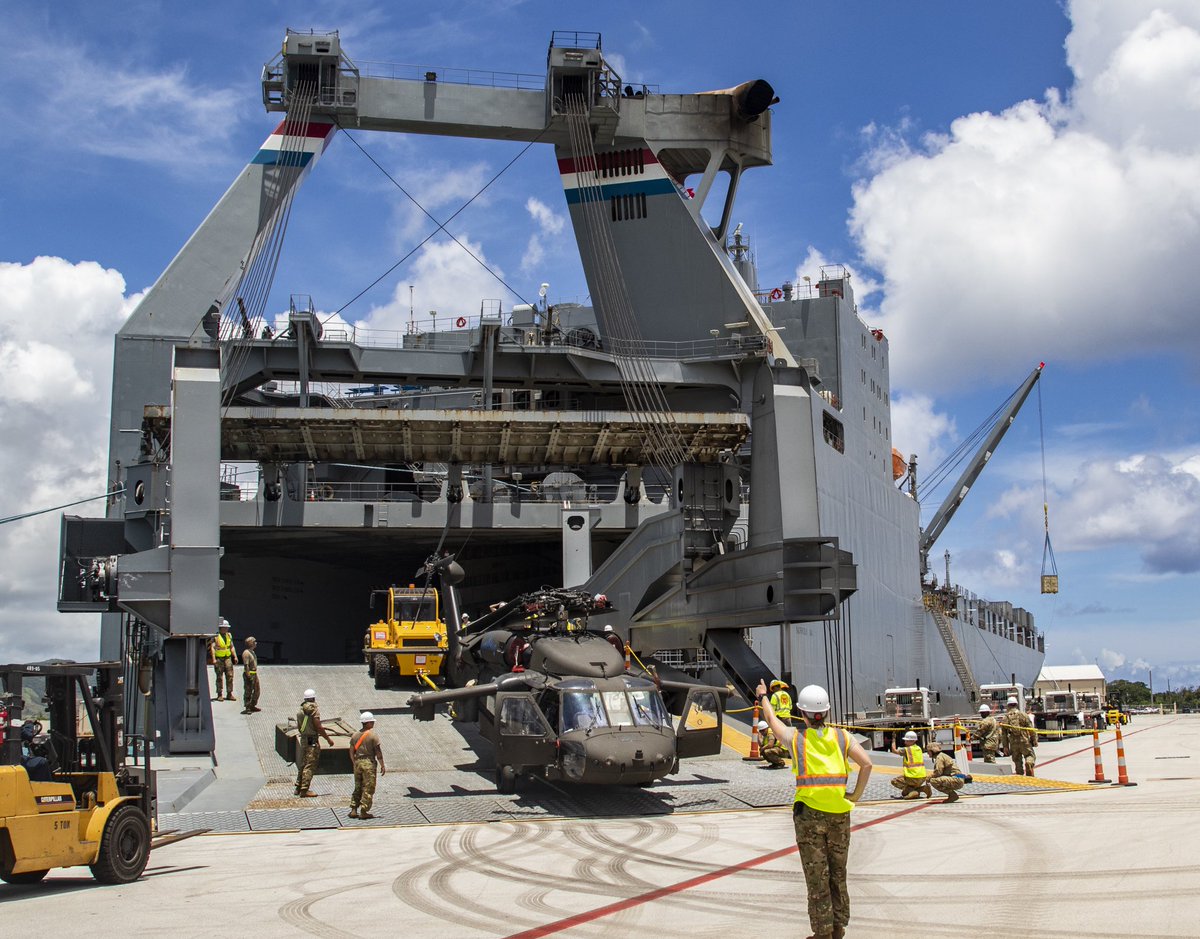 I_Corps's tweet photo. U.S. Army Soldiers from across U.S. Army Pacific work together to unload equipment at Naval Base, Guam, July 11, 2021. To find out more about this operation, check out our Instagram and Facebook Page!
@INDOPACOM @USArmy #ARMY #FirstCorps #Readiness https://t.co/Ox9F36mAin