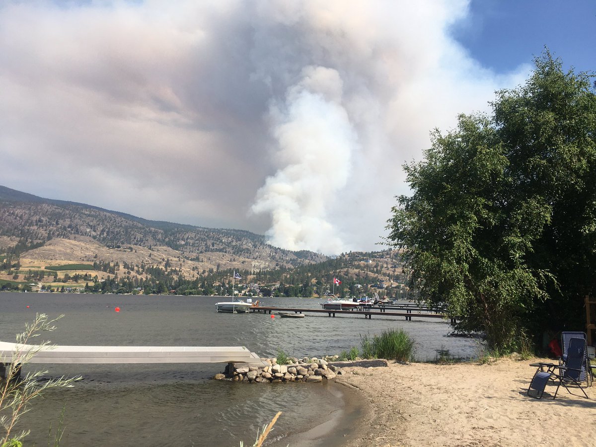 judithaking's tweet photo. Okanagan life #alwaysonalert #scary #fire #thankfulforfirefighters https://t.co/b68OB6sdh6