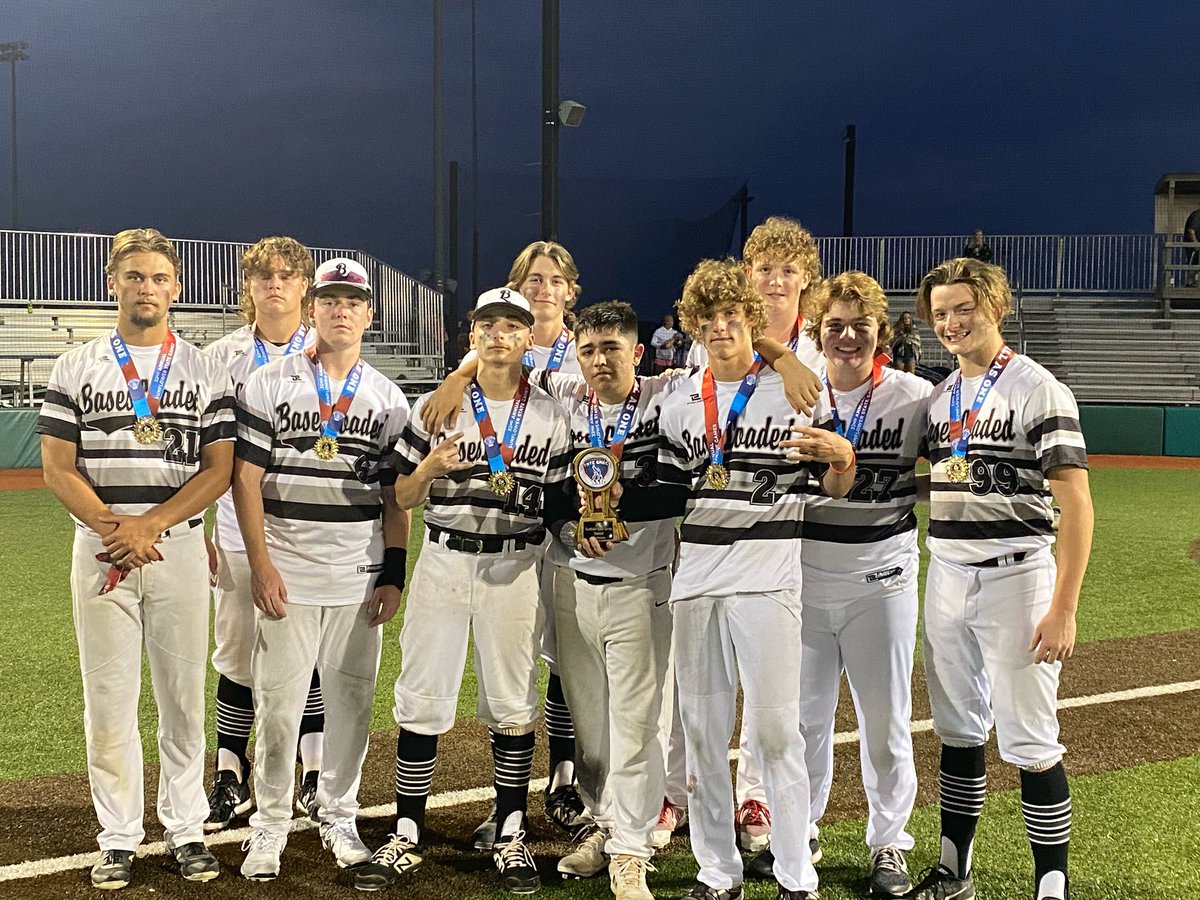 sharp_robin's tweet image. Champs! ❤️