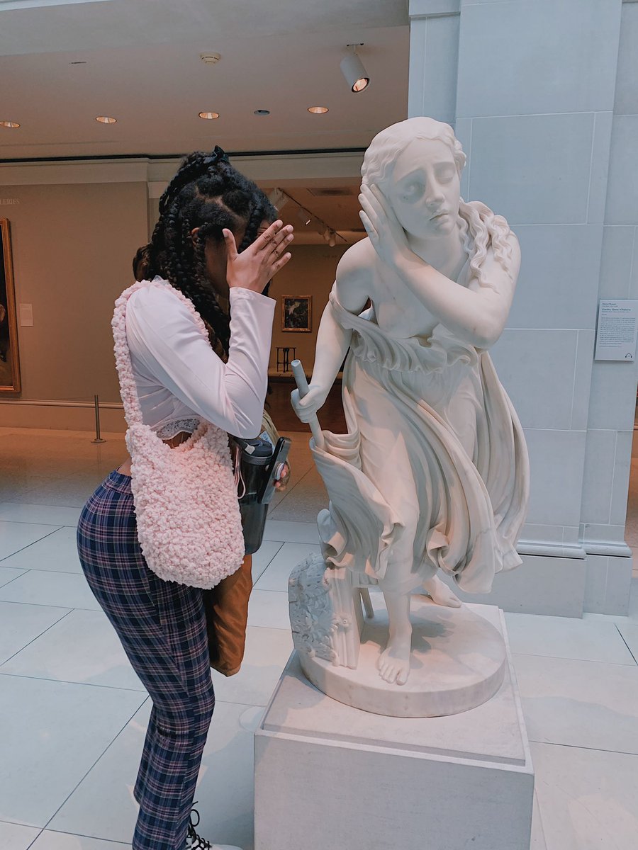 this is me telling my porcelain bff about how embarrassed i am for neglecting my art account like this 🥴

anyway hi honeys i made another sherpa yarn bag but it’s PINK….i hope you all still love me 🥺