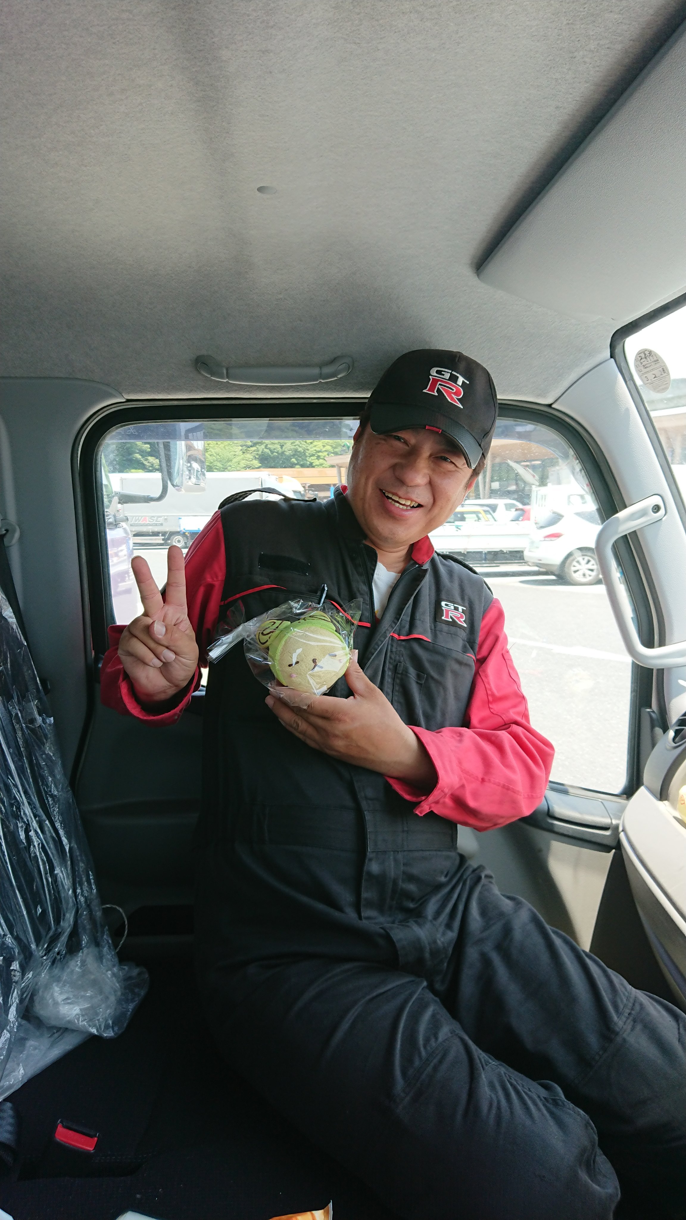 有 トラスト企画 つくば研究学園店 今日のみぃくんは 東京へ出張査定 守犬メロンパン 食べるのもったいない みぃくん躊躇なく食べた T Co Tox2uy5fpq Twitter