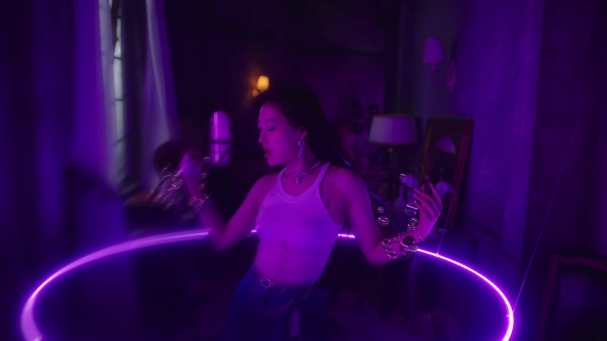 tdoftloonaverse's tweet image. THESE ARE FROG EGGS?!