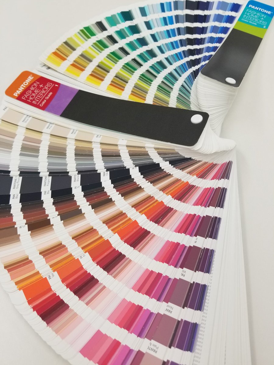 fashion,home+interiorsの紙製の色見本！2021年7月現在は全2,025色収録