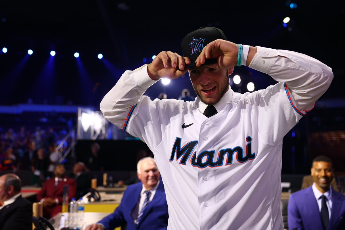 The future awaits, kid. 

#305OnTheRise // #JuntosMiami