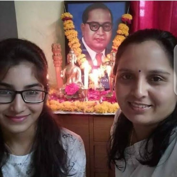PariAmbedkar's tweet photo. किसे किसे पता है कि सबसे पहले जयभीम किसने कहाँ था ?

#जयभीम 🙏 https://t.co/cQQTkWKBOs
