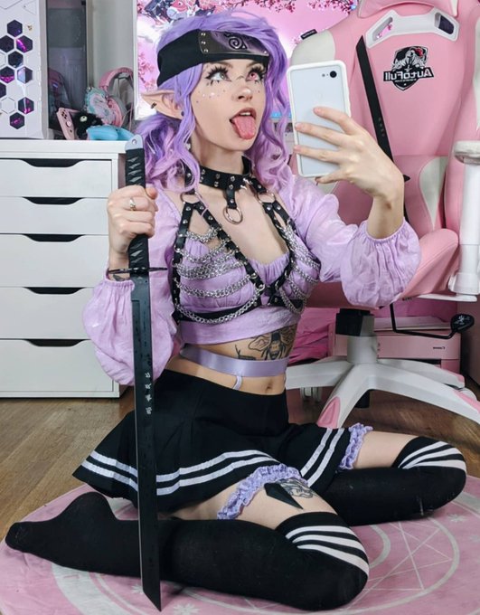 Alright which pic of me will become a tattoo next B) https://t.co/oPnSOcE4sH