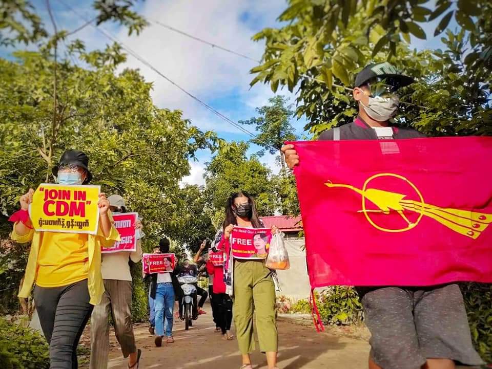 Yoon2216's tweet photo. Guerilla Strike against Military Regime by youths from #Paung,#Mon State. 
#SACWantsCovidUncontrollable
#WhatsHappeningInMyanmar
#July12Coup https://t.co/IE1A1s63qC