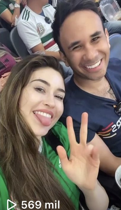 SoyFernandaBlaz's tweet photo. Lo que yo subo con mi novio/ lo que él sube conmigo 🤭 https://t.co/XBAVVGT1Aj
