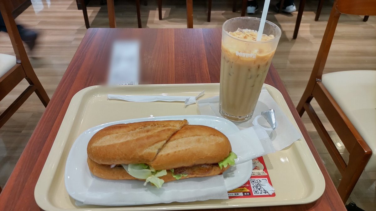 asion's tweet photo. 職場近くにキャンペーン対象ドトールが２件もありました！ドリンクサイズSならコレ３セットで2000円くらいなので実質無料！今月は毎日お昼ドトールにしようかな😅対象カード8枚あるし使い切れないけれど・・。 https://t.co/ytcdjzcDgc