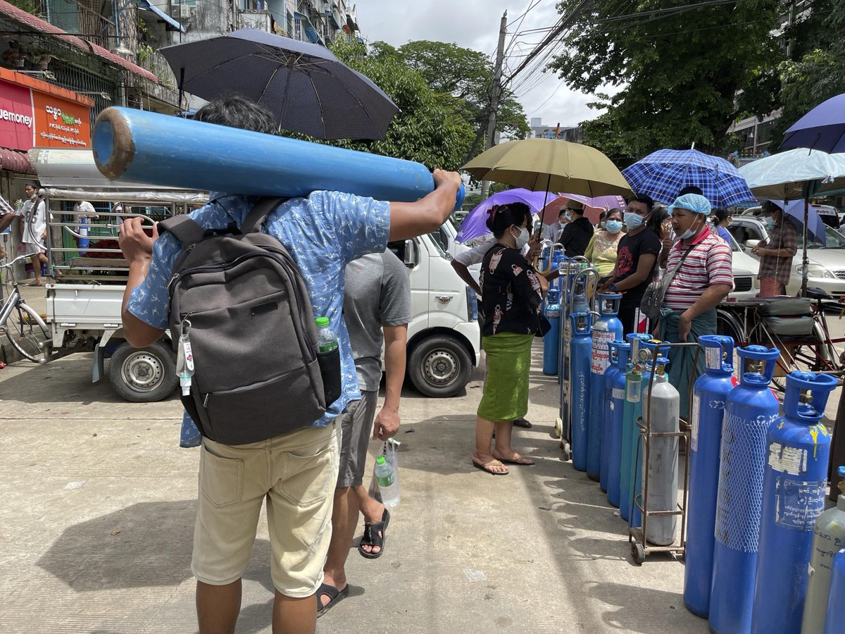 KenRoth's tweet photo. The Myanmar junta's attacks on doctors and the medical system is coming back to haunt the people of the country as Covid-19 cases surge without the facilities or even oxygen to treat them. https://t.co/a24MlJdrQ2 https://t.co/KpAu4RNAEJ