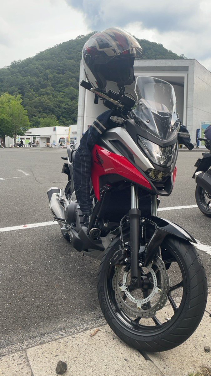 ikesan_pcx's tweet photo. NC750Xを納車したので改めて(≧∇≦)b

名前:池さん1号
性別:おっさん
年齢:1969年式
住み:大阪東部
身長:181cm
愛車:プレマシー・NC750X
好き:乗り物全般・TKG・酒(毎日)

2021.3にPCX160でリターン。
2021.7にNC750X DCT納車。
バイクの楽しさを思い出させてくれたPCXに感謝です。

TKGは正義です！ https://t.co/zan3U5plLk