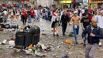 women can't hold a vigil but this is ok ? <a href="/metpoliceuk/">Metropolitan Police</a>