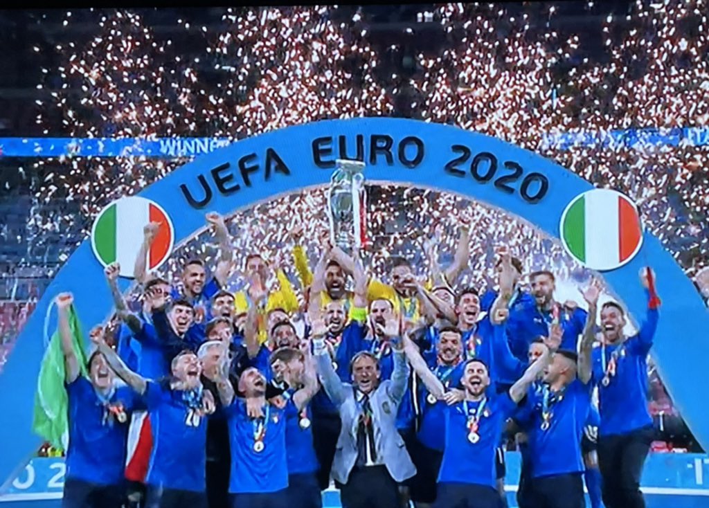 Alessandra5987's tweet photo. Devo ancora realizzare...
Se è un sogno non svegliatemi!
#ItalyEngland #EURO2020 https://t.co/fLUEeBaRUE