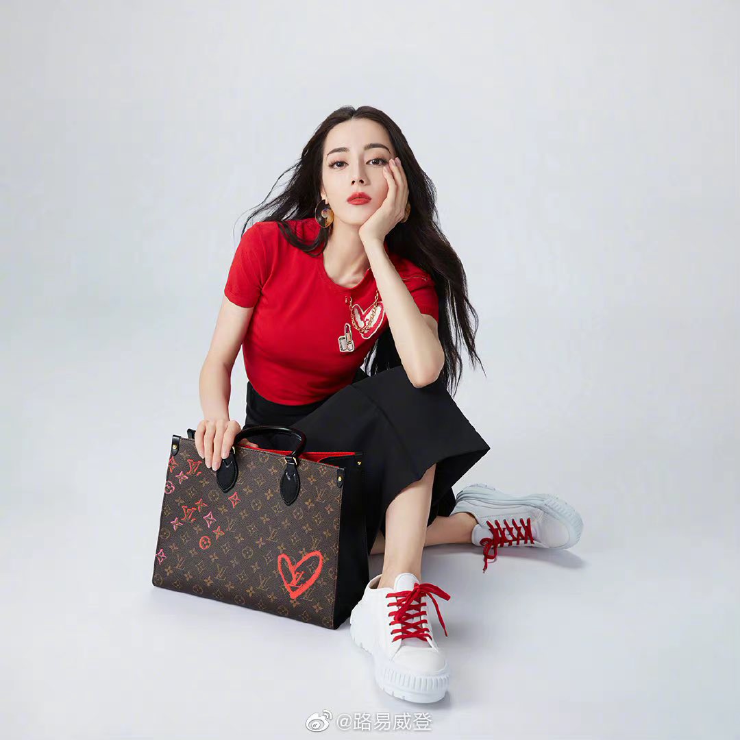 Dilraba Updates 迪丽热巴on X: #Dilireba for Louis Vuitton Fall in Love  collection #迪丽热巴#dilraba  / X