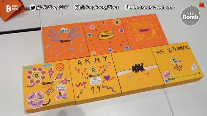 Liz28140050's tweet photo. Hola armys una amiga va a ser pedido de album #Butter en $550 por si les interesa me puden preguntar y les doy sus redes para que pregunten para mas información #ARMYversario #BTS_Butter #BTS #ARMY #albumbutter https://t.co/Qg0CqWo8cL