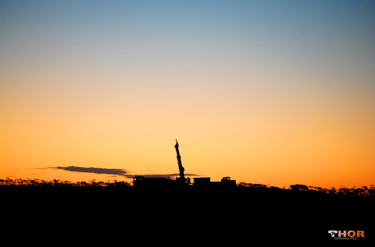 ThorEnergyPLC's tweet photo. Sunset over the drillrig at $THR's Alford East #Copper #Gold Project. https://t.co/ayQ9l5Yohf