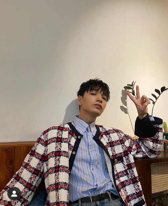 imkimjongins's tweet photo. ssamdi @longlivesmdc insta post 😱😍♥️
#SIMONDOMINIC #AOMG #SSAMDI https://t.co/Tr7YwpaRhJ