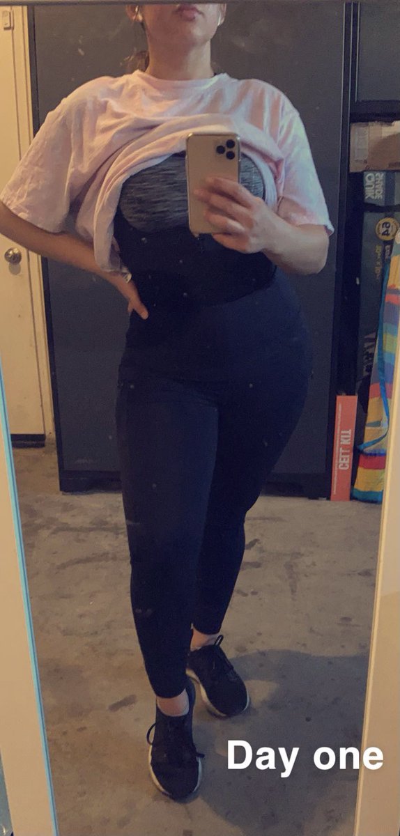 francsais's tweet photo. Started at my heaviest now I’m halfway to my goal🤘🏼 https://t.co/yuxR9KfG3h