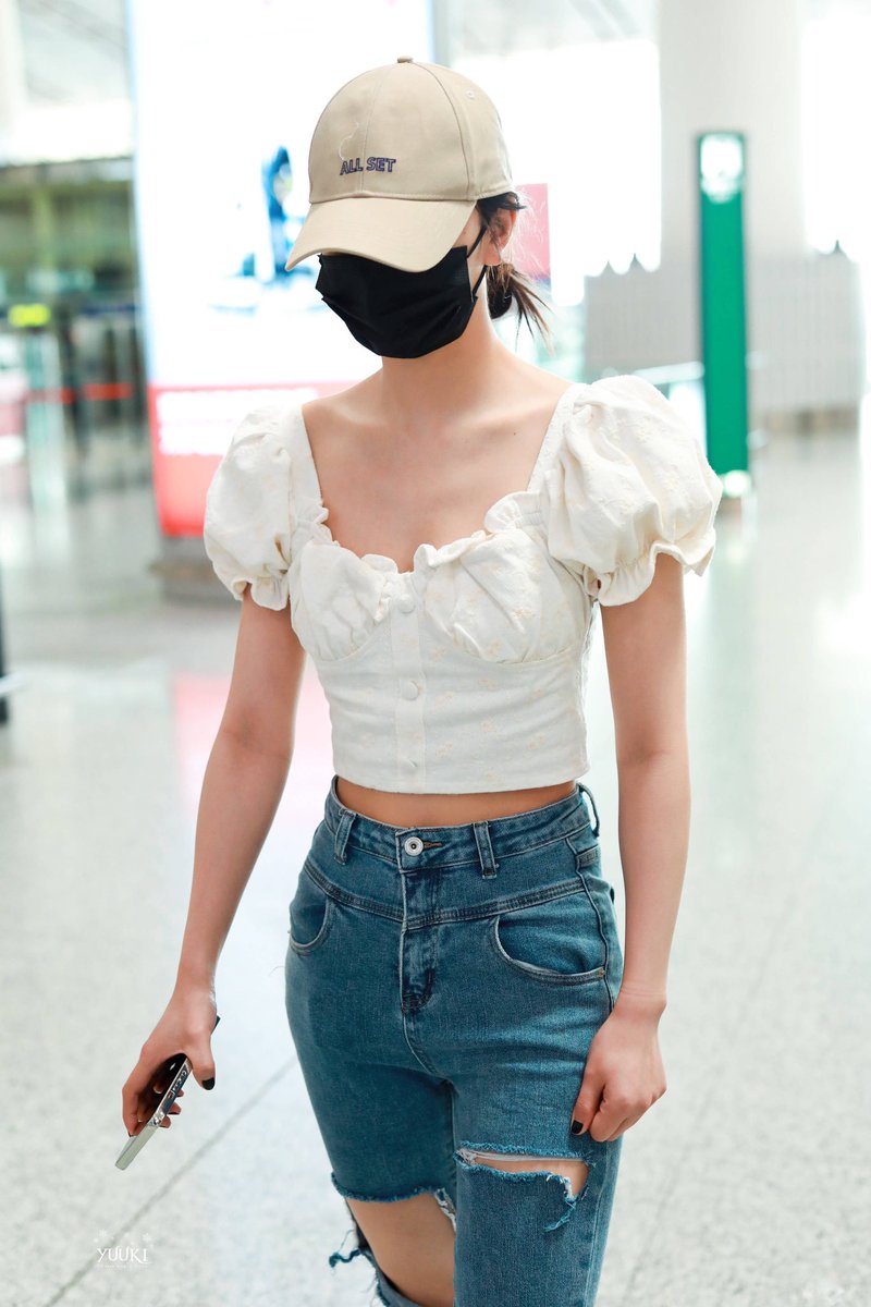 elite_mngmt's tweet photo. [ #霏霏 ] 𝟐𝟏𝟎𝟕𝟏𝟐 📸
Andie 𝑥 SHA arrival 🛬

#霏霏 #𝑎𝑛𝑑𝑖𝑒 https://t.co/nU3fdWpPcM