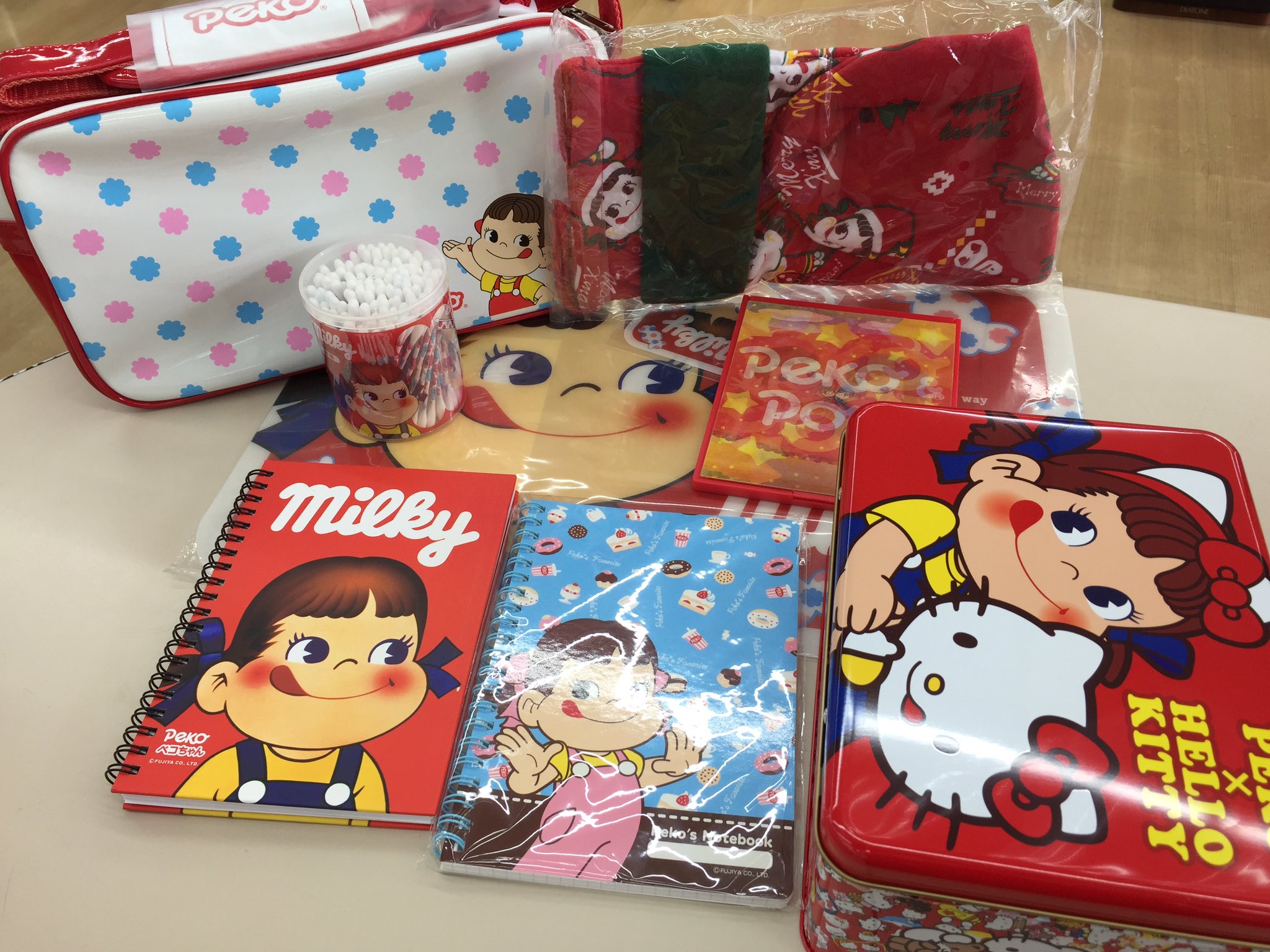 ホビーオフ小田原鴨宮店 公式 ペ こぺこぺこ たくさんの ペコちゃん グッズ入荷しました ノートやバッグなど沢山ありますのでこれで生活をペコちゃん色に染めちゃいましょうヾ ๑ ﾉ ぺこぺこ言ってると何故か最近は野うさぎさん
