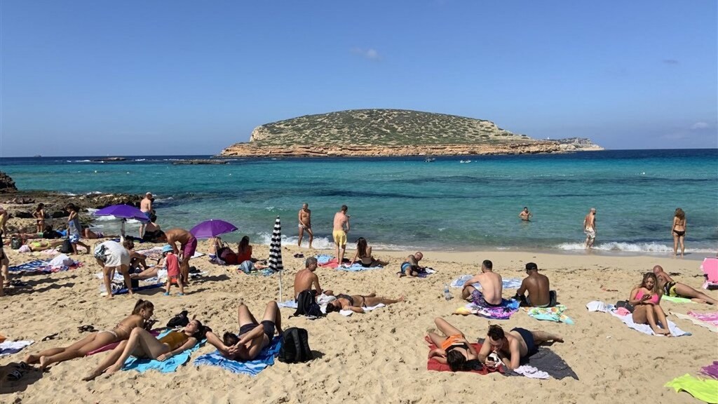 Winkels dicht en geen dure vakantie: We spaarden meer dan ooit tevoren
rtlnieuws.nl/economie/life/…