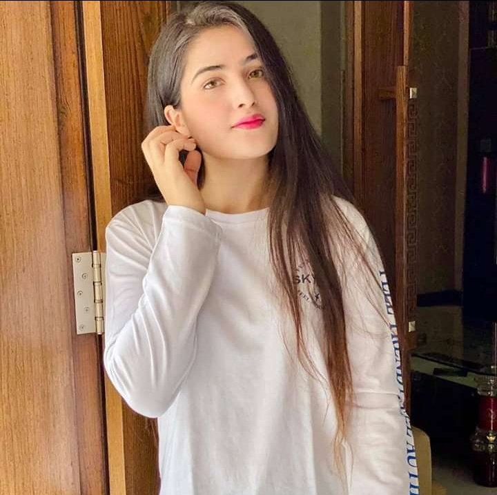 LillaKhan13's tweet photo. مشورہ چاہئے🤔
پیار کروں😂 یا پڑھائی😒
😂😂😁😁🙈🙈🙈 https://t.co/gPrreb2Mov
