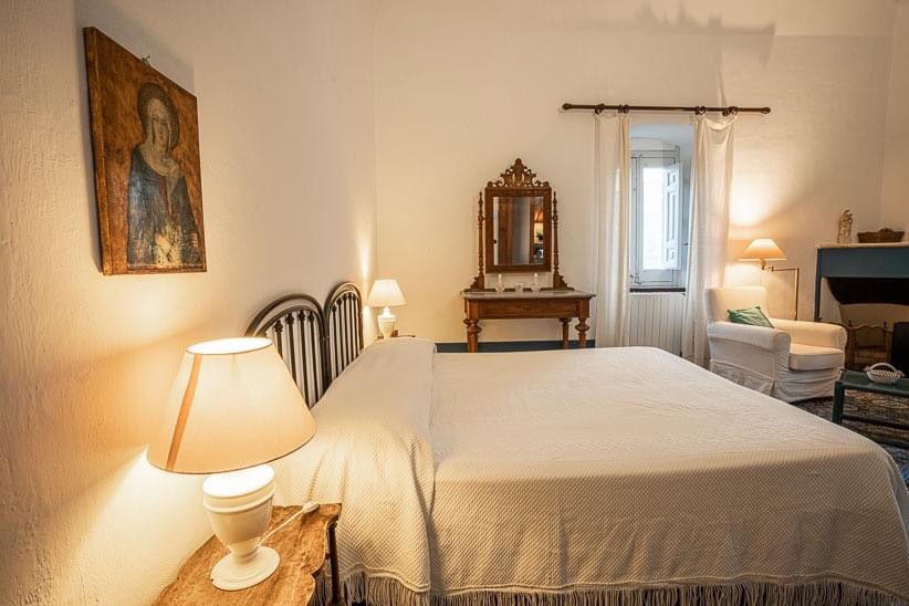 casa_migliaca's tweet photo. BOUTIQUE FARM HOTEL
Blue room
Floor tiles colour gives the name to the room; it’s an old hand decorated ceramic. 
It has a romantic balcony with a view on the Tyrrhenian sea. 
•
•
•
#CasaMigliaca #Agriturismo #FarmLife #FarmToTableDinner #Agriculture #Italy #Sicily https://t.co/orKiQz9Jj9