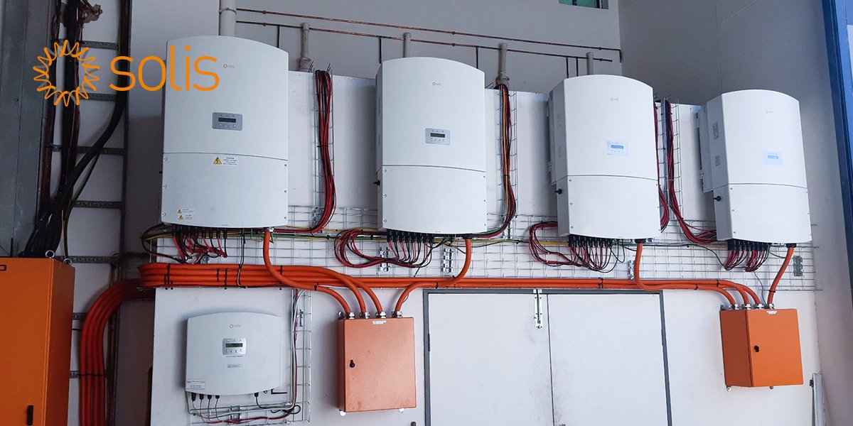 Solis_Inverters's tweet image. Powered by #Solis-(50-66)K-US-F 272KW in Namibia and installed by Shaun Francis of SolWorx Solar Company, well-known for its expertise and high standards in the solar industry.
Thank you Shaun for sharing these wonderful images with us. A fantastic looking installation!#interver