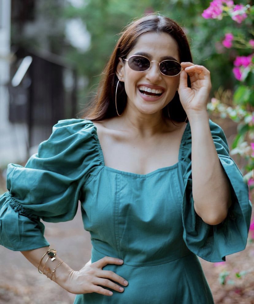 ll Jhakaas Beauty ll
❤ PRIYA BAPAT ❤
