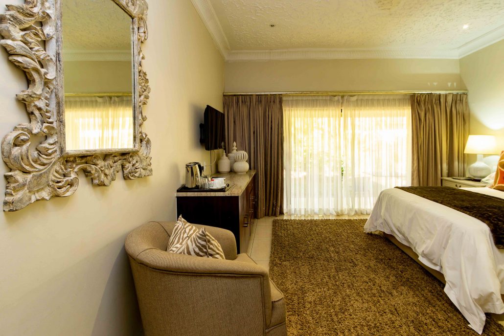 zimadventures's tweet photo. 📌The City of Victoria Falls is filled with luxurious resorts and all we do is give you the best for less🇿🇼

💠For $360, a couple(or 2 adults) will have 3 days with bed and breakfast plus a Game drive and a boat cruise😍

📲Whatsapp at +263783682334 for bookings and more packages https://t.co/urj8s7sfj0
