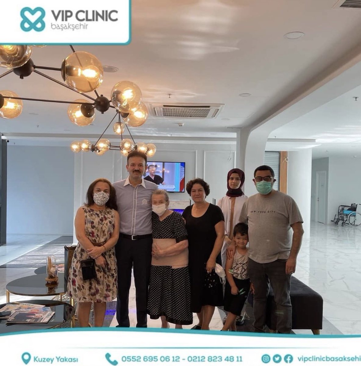 fatihciftcitr's tweet photo. Başarılı bir kalınbağırsakta kitle (kolon TM) ameliyatı yaptığımız Melahat hanım aielesiyle birlikte vipclinicbasaksehir e hem kontrol muayene sine hem de hediyeleriyle birlikte hayırlı olsuna gelmişler.teşekkür ederiz .
Mutlu haftalar dileriz 😊
.
#largebowel #colonca #breastca https://t.co/PPC33ylbDz