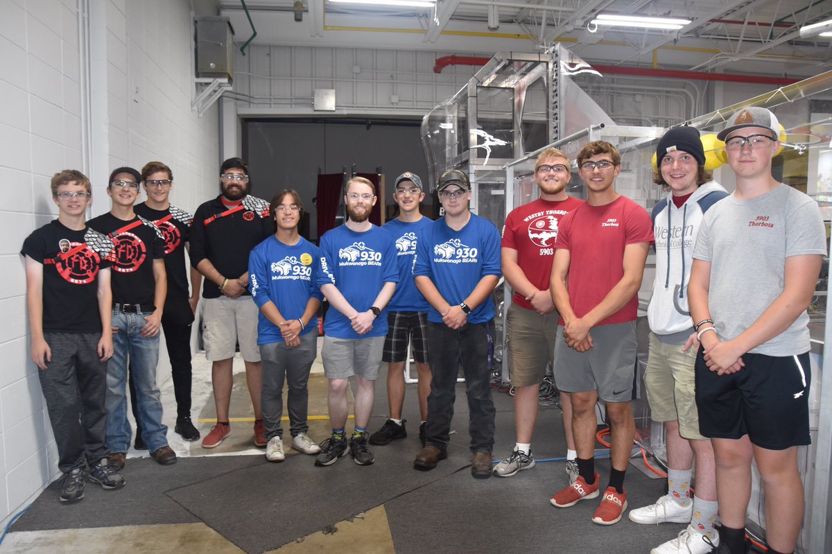 Quick shoutout to the blue alliance! You guys put up an amazing fight! We appreciate the opportunity to play along side all you guys during qualifying matches and against you during finals!