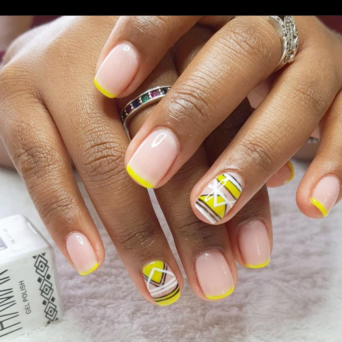 THAMAR_OFFICIAL's tweet photo. New week, new nails, smashing goals. Thamar LIT gel polish for the win.
.
Done by @jameelquincy 

#thamar #thamarnails #gelnails #gel #gelpolish #nails #nailart #NailTwitter #nailsdesign #nailsonfleek #nailporn #naillife https://t.co/wGH5m7kgYd