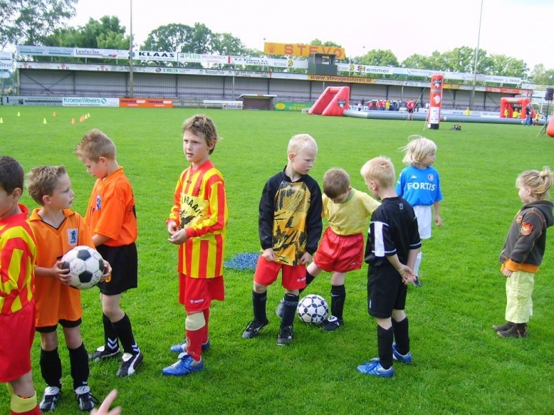 Jeugdtrainers- en leiders gezocht bij STEVO
stevo.nl/home-nieuws/je…