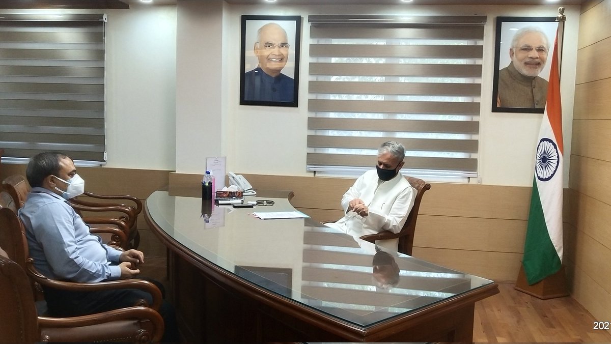 माननीय मंत्री श्री राव इन्द्रजीत सिंह जी ने कॉर्पोरेट मामलों के मंत्रालय के राज्य मंत्री के रूप में कार्यभार संभाला।