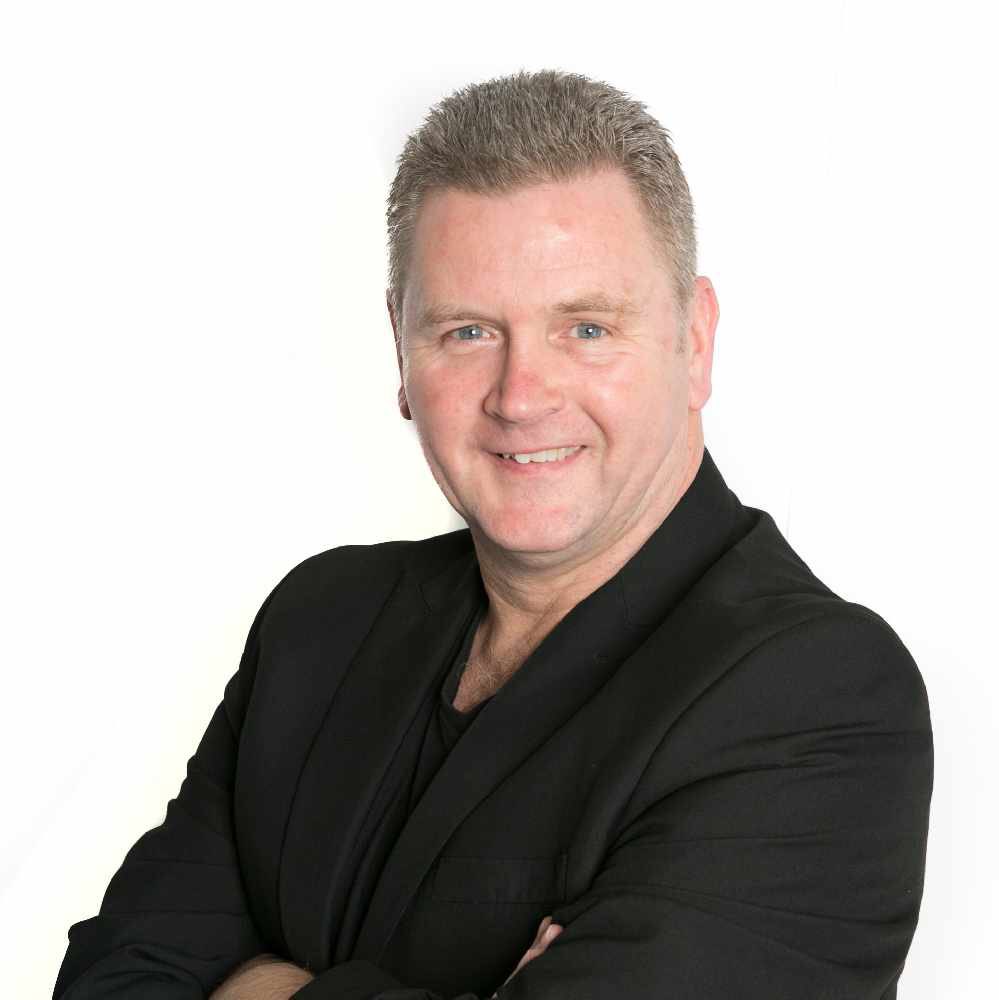ExpressFM's tweet photo. AT 1PM: @IanJamesDJ is back with just great songs, today’s round of the ‘Who Am I?’ quiz and a catch up with Jodie from local band @TrippinGuilt! #Pompey #Radio https://t.co/Wux5FvTz0T