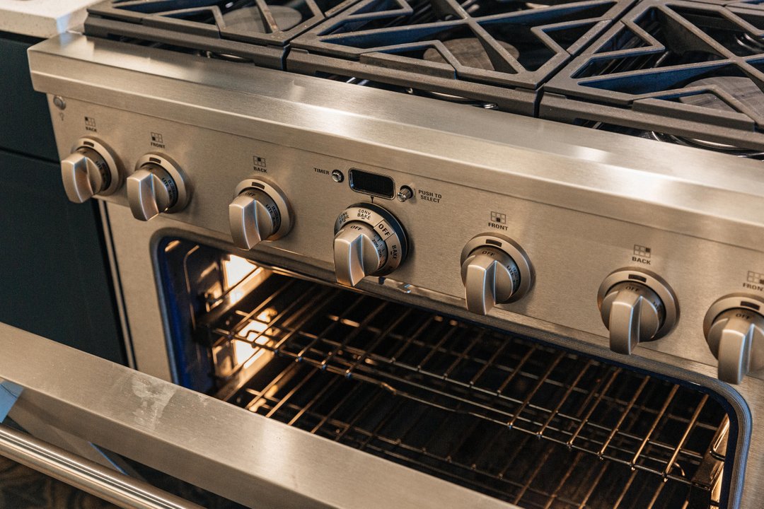 @MonogramAppliances deliver exceptional cooking flexibility with their versatile gas multi-range burners creating a range of heat settings - from gentle simmer to intense flame. 

We are so proud to be an official Monogram Experience Teaching Kitchen. 

#elevateeverything #monogr