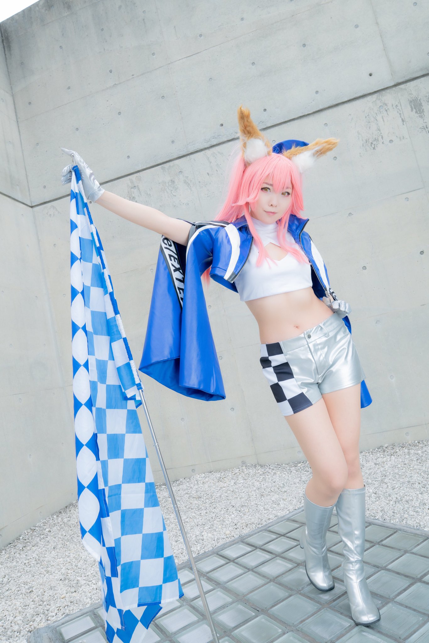 そ ら しばらく社畜 今までやったコスプレの中で一番いい感じに撮れた脚か腰を晒せ こんな感じかな 足を出すのは好きなので もうちょい痩せたらもっと足出したい この頃くらいよりもうちょい痩せたい 1 みなのさん 3 えーさくさん 2 Amp 4