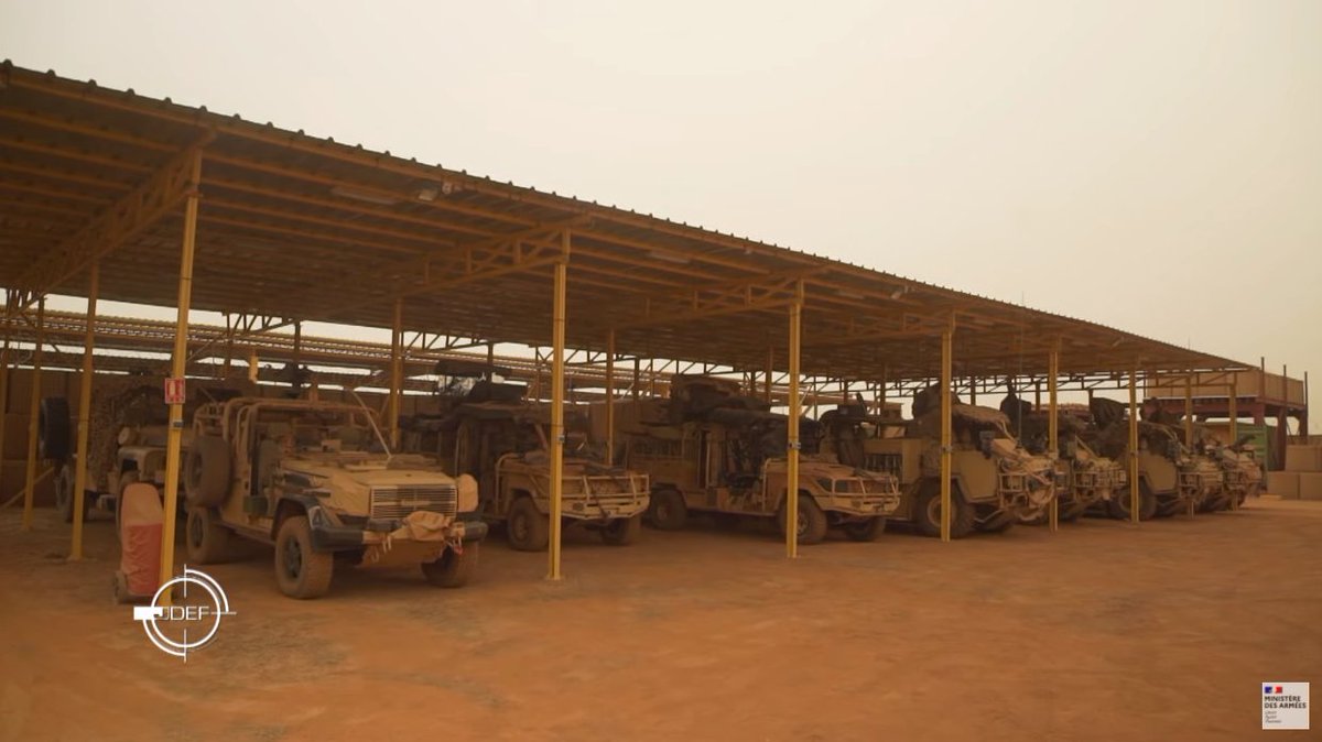 top_force's tweet photo. [Matériel roulant #Forces_Spéciales] #COS #TaskForceTakuba #VPS Panhard, #VLRA Acmat, #VPS2 #Technamm, MWMIK Jackal estonien. https://t.co/qCjerwtMCT