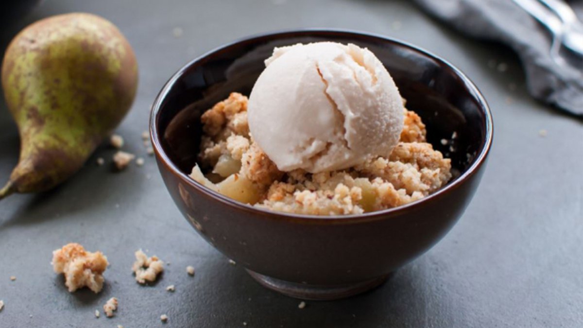 BuyWestEatBest's tweet photo. With a warm, cinnamon-laced pear filling and a perfectly crunchy, crumbly topping, this #PearCrumble, made with #WAPears, is an absolute crowd-pleaser. π
Find the recipe here π https://t.co/5nJjFnUjmm
β
β#BuyWestEatBest https://t.co/peQdgu77N8