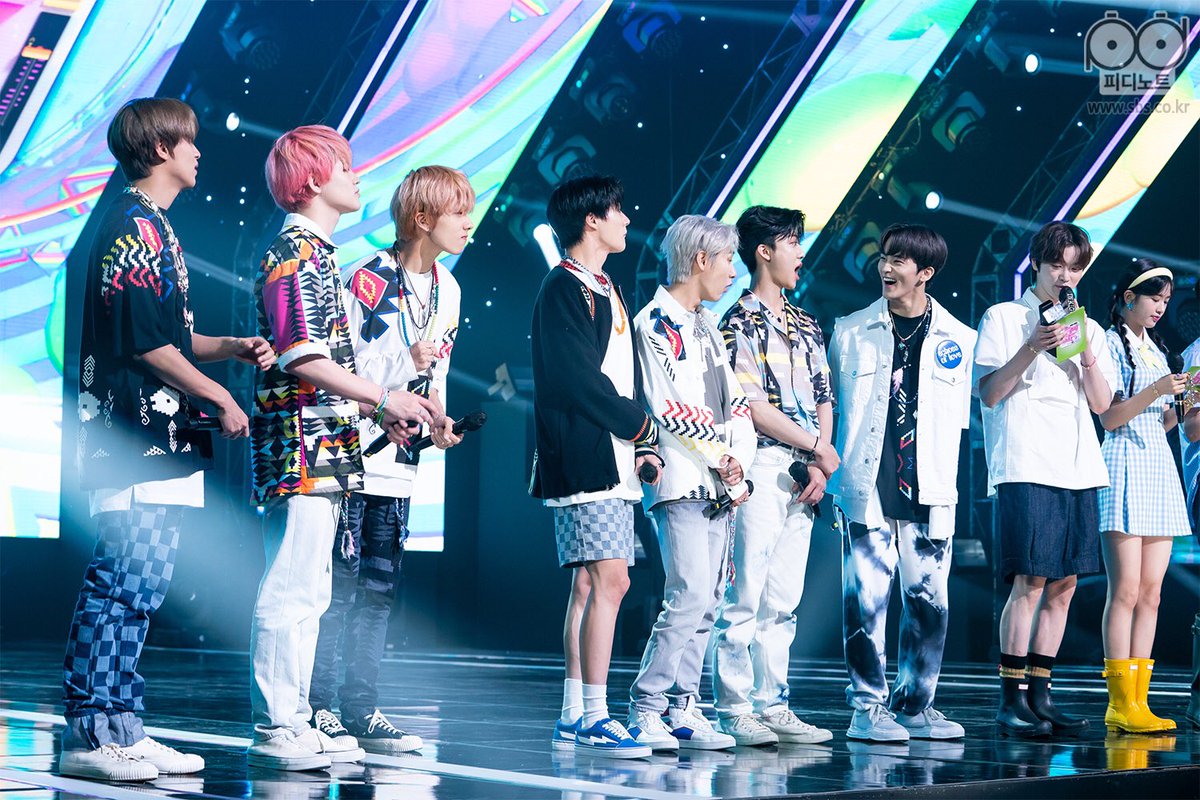 nctmarkhive's tweet photo. 210712 - SBS Website Update
SBS Inkigayo PD Note (210711)
NCT DREAM #HelloFuture4thWin Speech (2)
🔗 https://t.co/3uGHawHuGy
#Mark #마크
#マーク #NCTDREAM
#헬로퓨처_4번째_1위_같이더빛나 https://t.co/PmHJm18J83